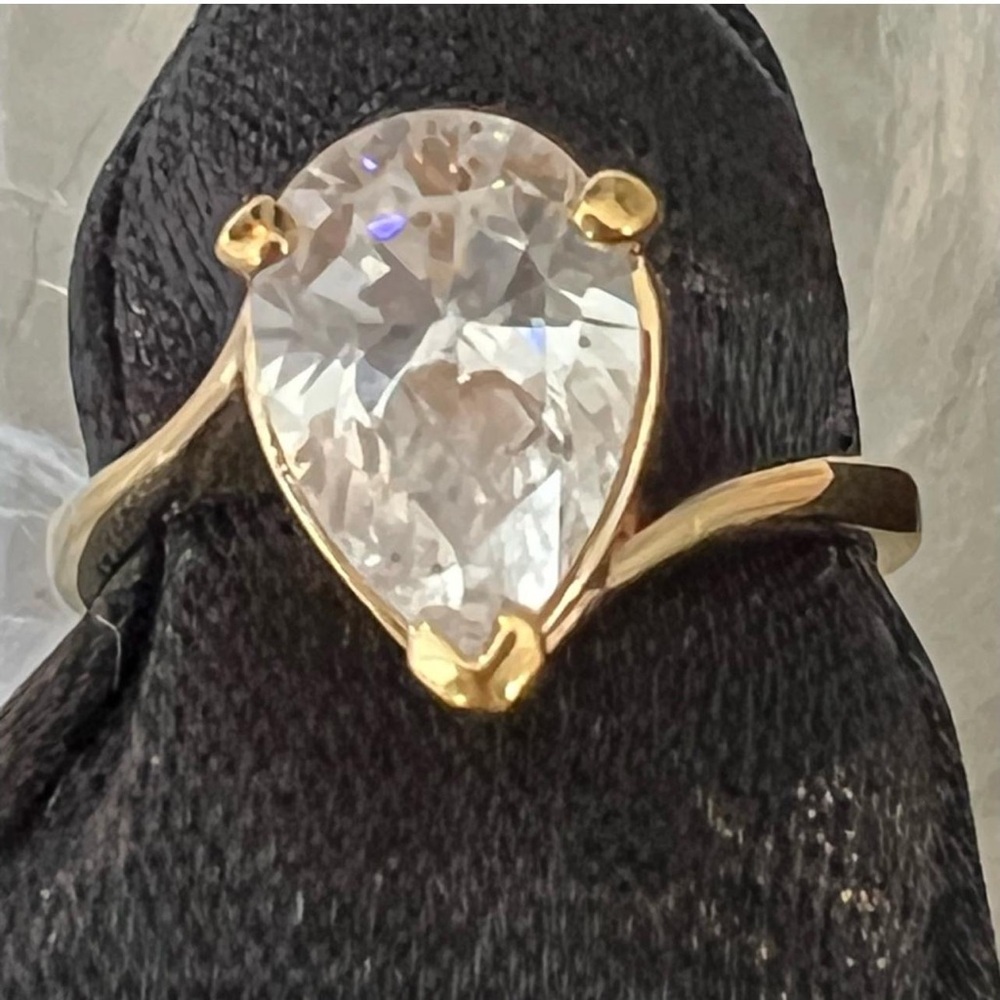 Costume Fashion Solitaire engagement ring